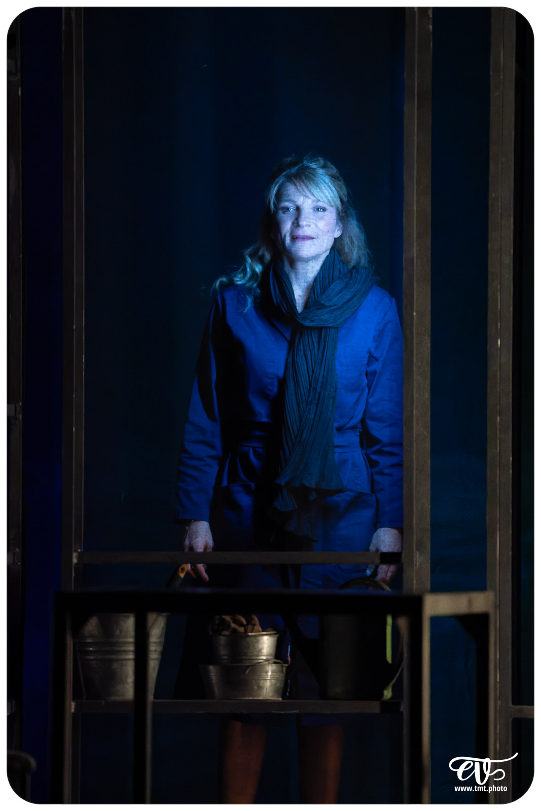 CHANGER L'EAU DES FLEURS (MATRIOSHKA PRODUCTIONS)